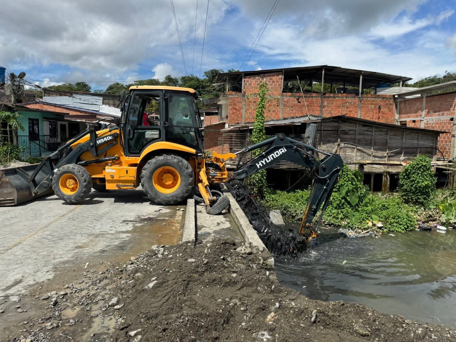INICIAN TRABAJOS DE EMERGENCIA POR INUNDACIONES EN BARRIO CHAMBLUM