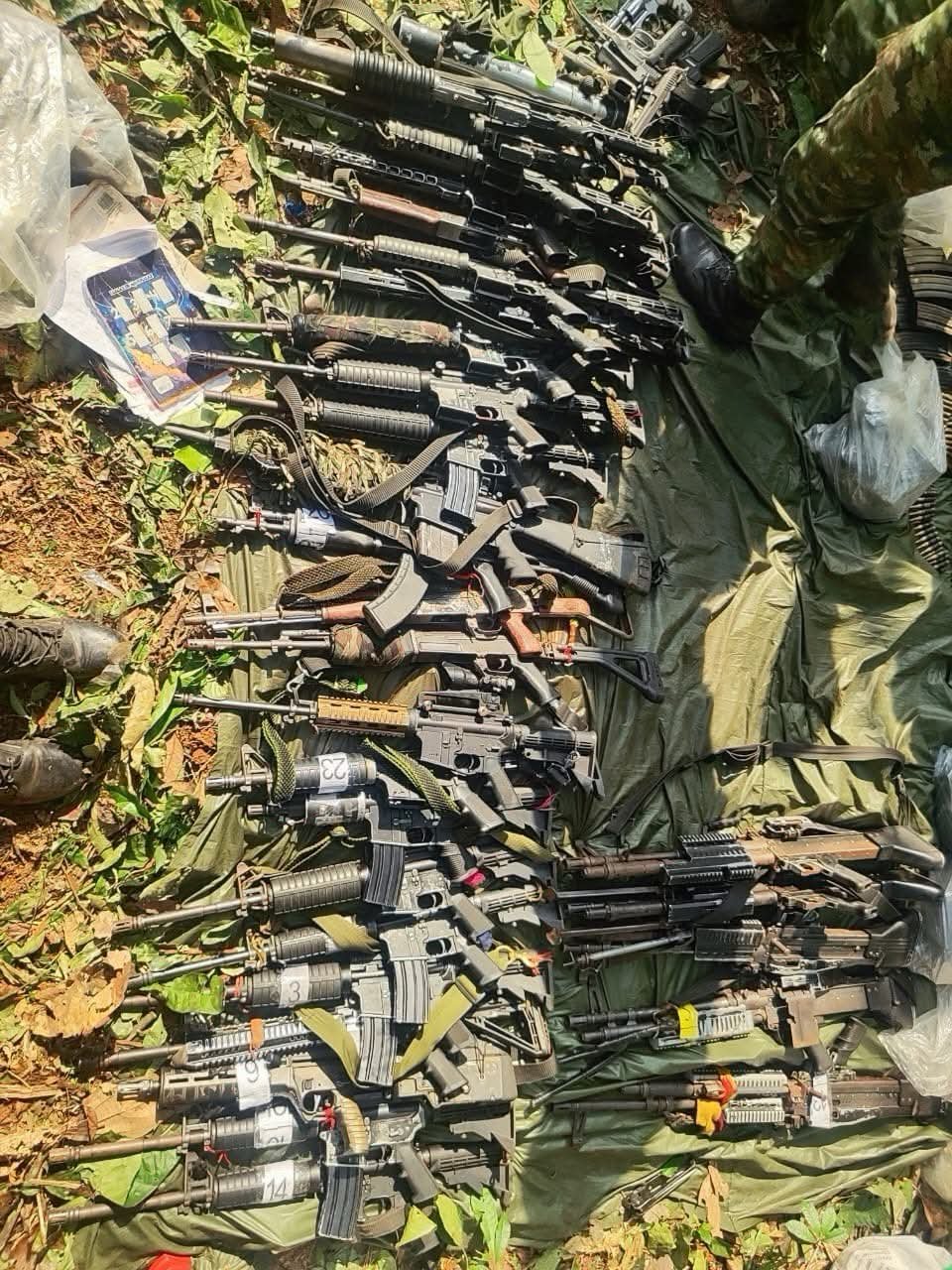 BORBADEOS EN EL GUAVIARE PERMITEN RECUPERAR ABUNDANTE ARMAMENTO Y EXPLOSIVOS.